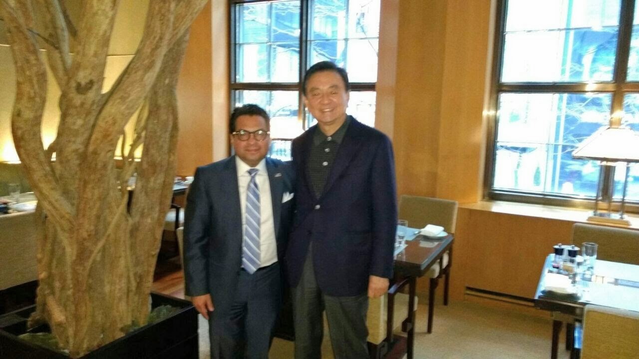 WEI founder meeting with international business leaders